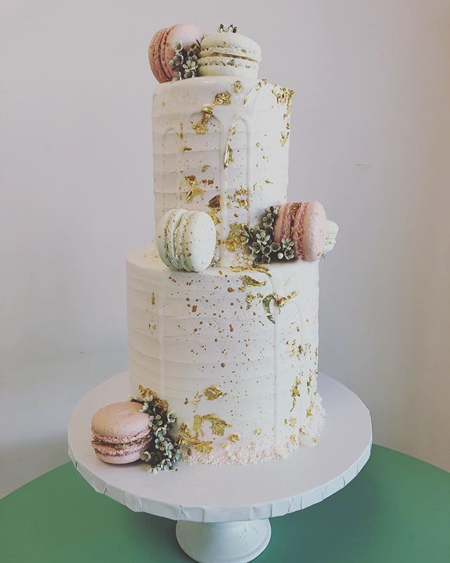 When cake can be an art piece👩‍🍳😍👩‍🎨 #ilovemyjob #livingmydream #passiondriven #alleycakes #madefromscratch #madewithlove #beachesdessertplace
