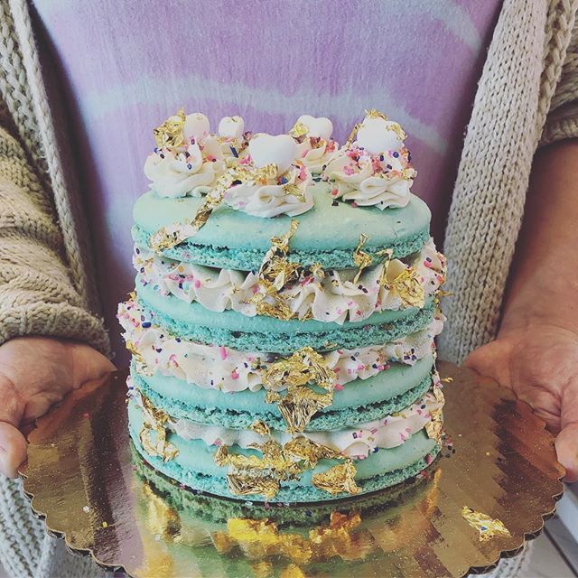 Really obsessing over this macaron cake from today and can’t wait to do more!! This pretty thing is filled with @lotusbiscoff between each layer too! #ilovemyjob❤️ #workingwithpassion #madewithlove #madefromscratch #beachesdessertplace #alleycakes #macarons #macaroncake